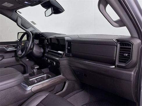 Used 2023 Chevrolet Silverado 1500 LTZ w/ LTZ Premium Package image 31