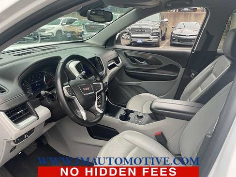 Used 2024 GMC Terrain SLT AWD/4WD image 2