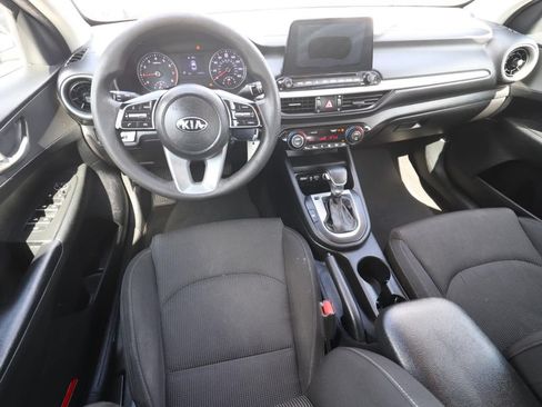 Used 2019 Kia Forte LXS FWD image 4