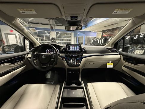 New 2026 Honda Odyssey Touring image 24