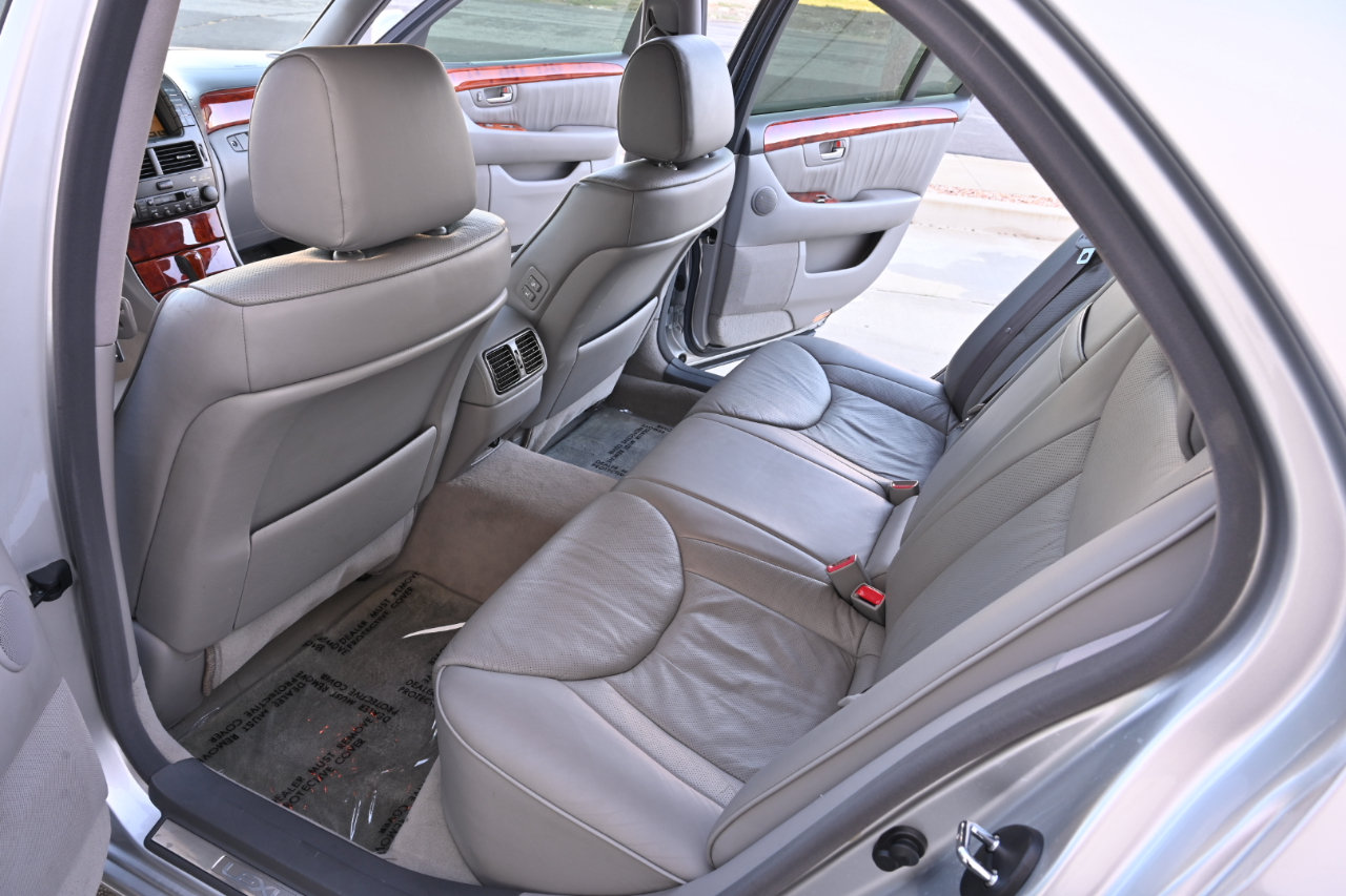 Used 2004 Lexus LS 430 w/ Modern Luxury Pkg RWD image 13