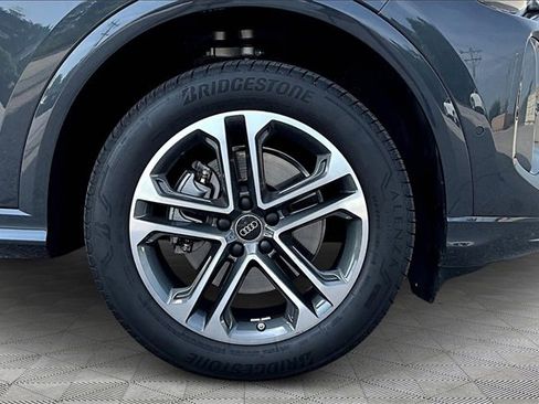 Used 2025 Audi Q5 Premium image 8