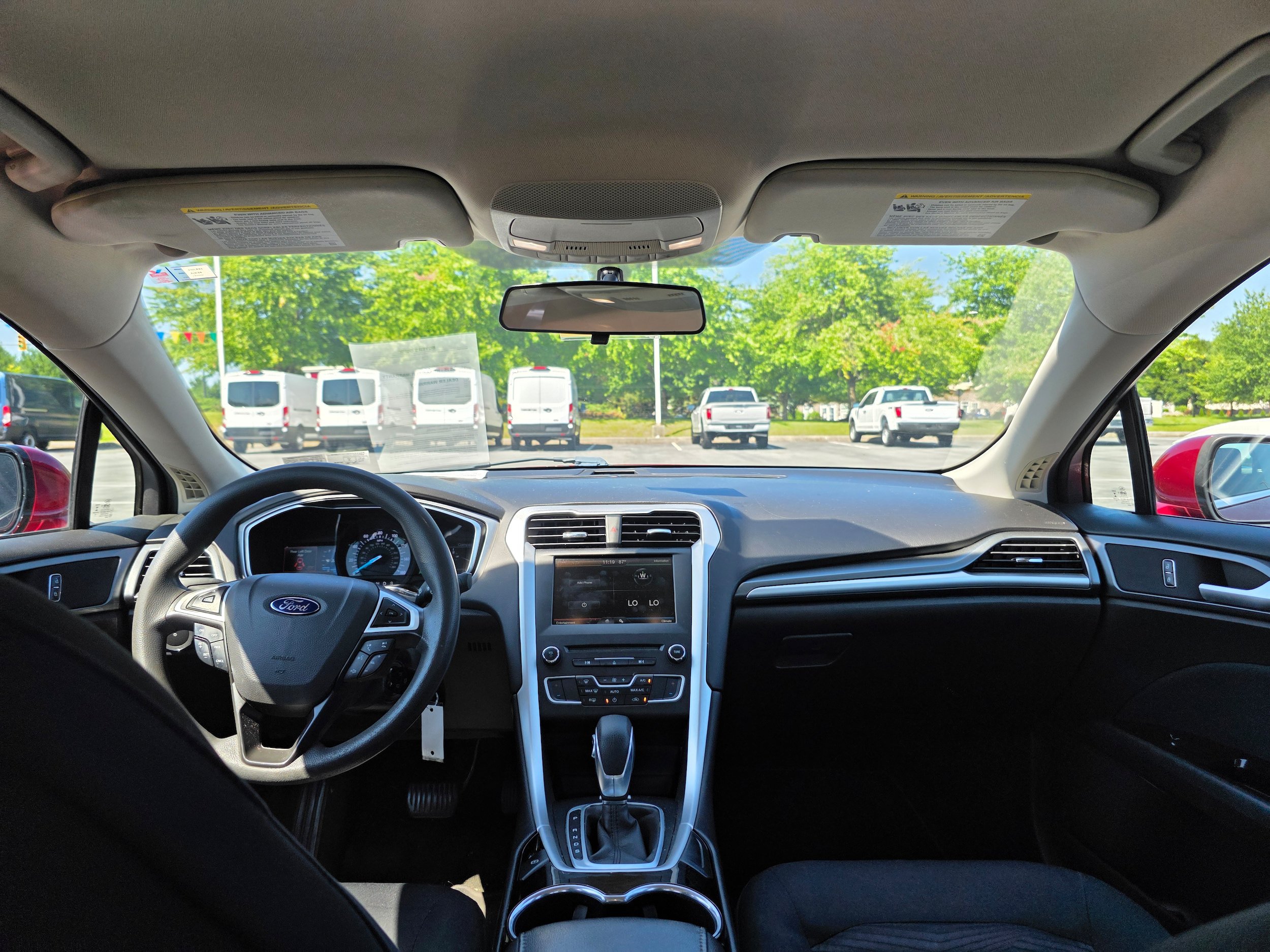 Used 2016 Ford Fusion SE FWD image 11