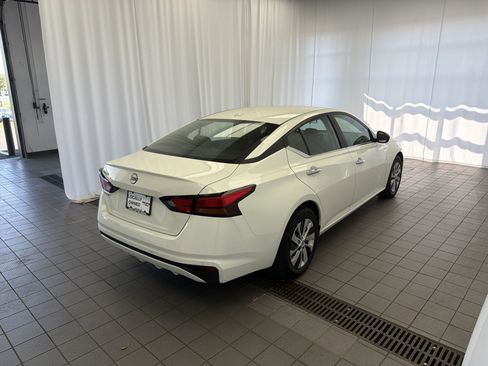 Used 2025 Nissan Altima 2.5 S FWD image 5