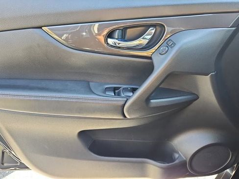 Used 2019 Nissan Rogue S w/ Special Edition Package image 30