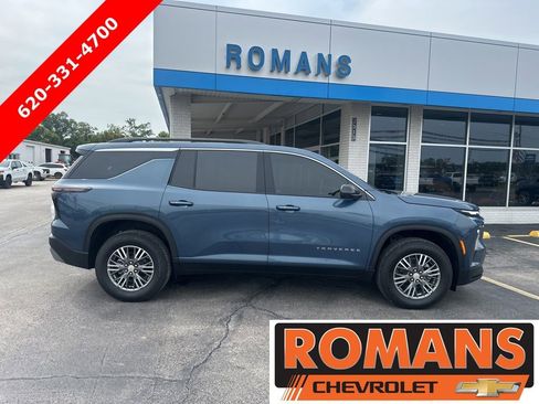 New 2026 Chevrolet Traverse LT w/ Driver Confidence Package image 2