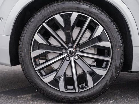 New 2026 Volvo XC90 B6 Ultra w/ Lounge Package image 17