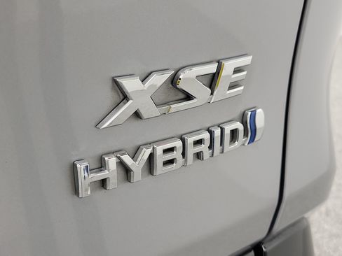 Used 2023 Toyota RAV4 XSE AWD/4WD image 10