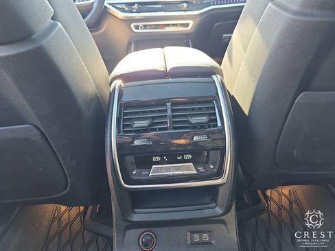 Used 2024 BMW X7 xDrive40i w/ M Sport Package image 27