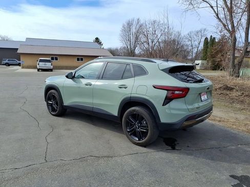 Used 2024 Chevrolet Trax ACTIV w/ Sunroof Package image 6