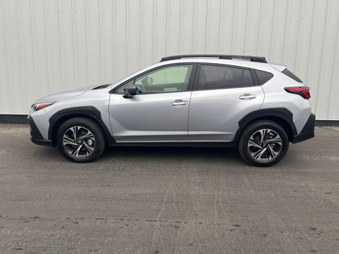 Used 2025 Subaru Crosstrek 2.5i Premium AWD/4WD image 3