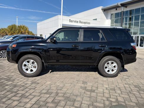 Used 2018 Toyota 4Runner SR5 image 12