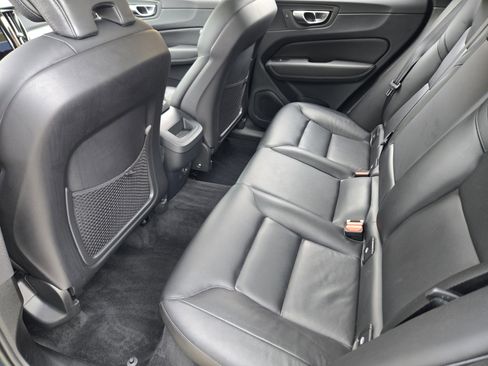 Used 2023 Volvo XC60 B5 Core w/ Climate Package image 40