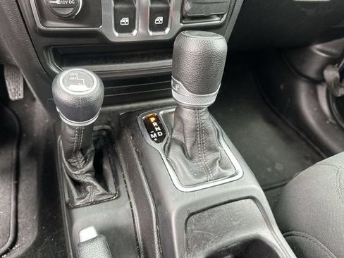 Used 2022 Jeep Wrangler Sport AWD/4WD image 24