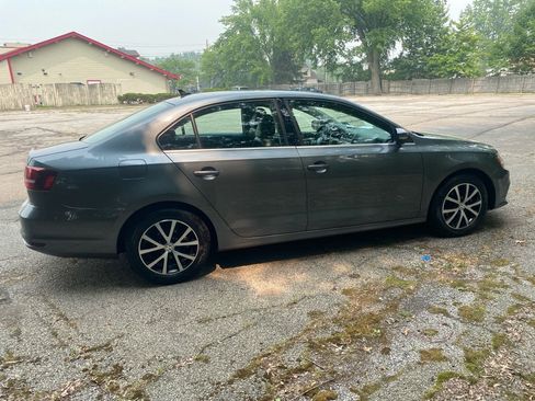 Used 2018 Volkswagen Jetta SE FWD image 6