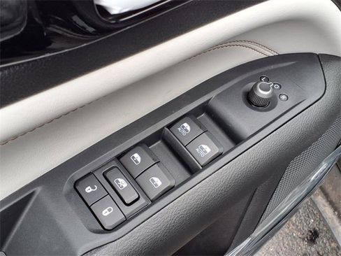 New 2025 Jeep Compass Limited w/ Sun & Sound Group image 13