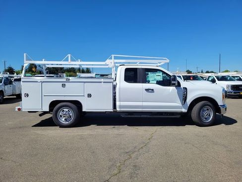 New 2026 Ford F350 XL w/ XL Chrome Package image 4