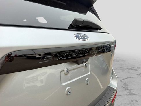 Certified 2024 Ford Explorer ST-Line w/ Class IV Trailer Tow Package AWD/4WD image 12