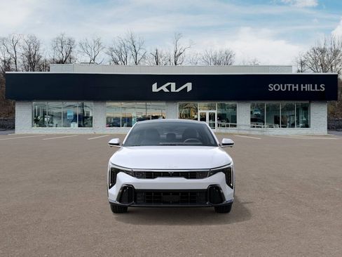 New 2025 Kia K4 GT-Line Turbo image 2
