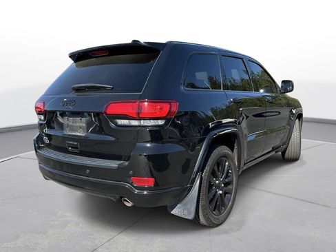 Used 2022 Jeep Grand Cherokee Laredo X image 6
