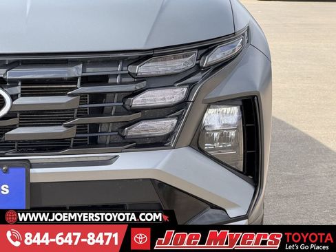 Used 2025 Hyundai Tucson SE image 4