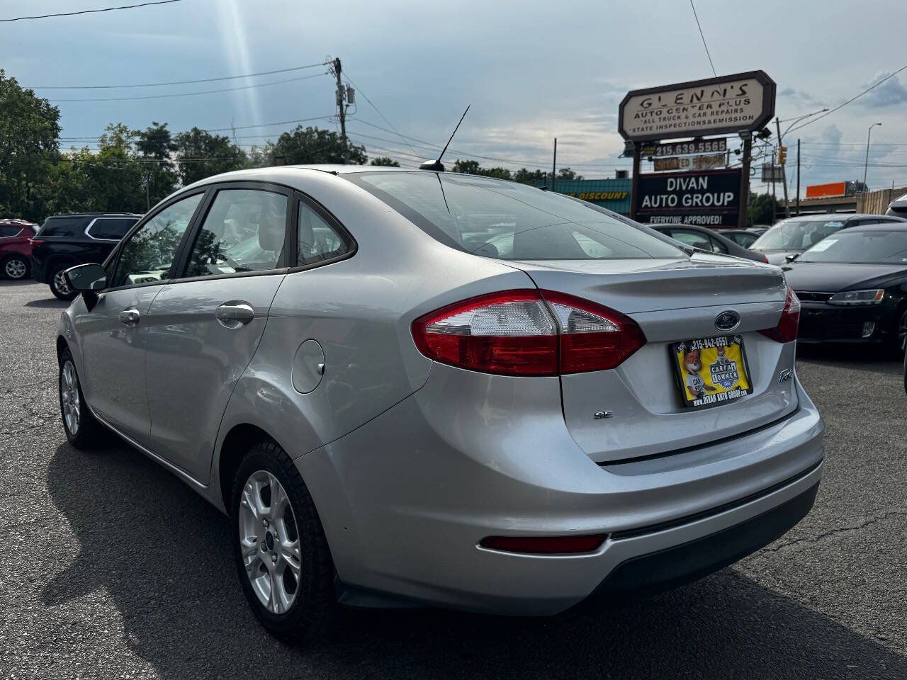 Used 2016 Ford Fiesta SE FWD image 4