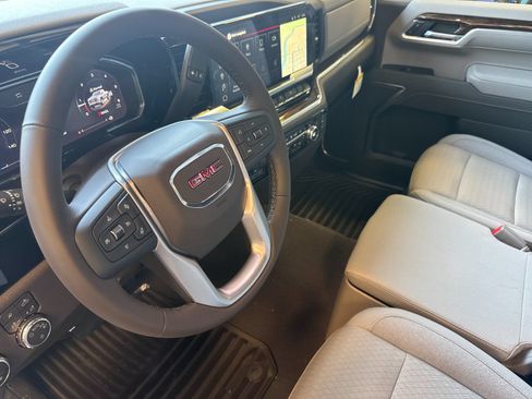 New 2026 GMC Sierra 1500 SLE w/ Preferred Package AWD/4WD image 9