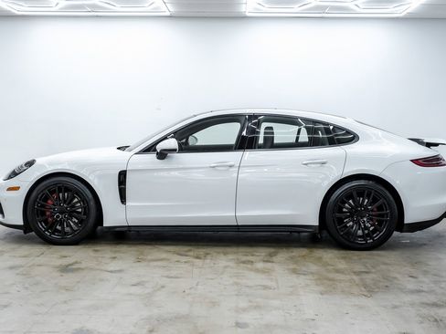 Used 2019 Porsche Panamera 4 image 8