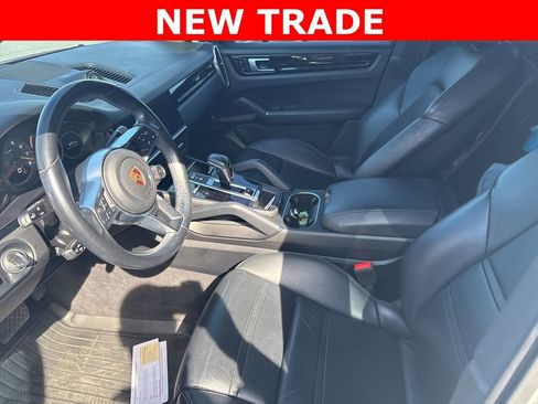 Used 2021 Porsche Cayenne Coupe image 5