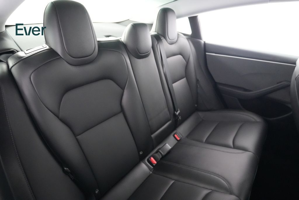 Used 2024 Tesla Model 3 Standard Range RWD image 5