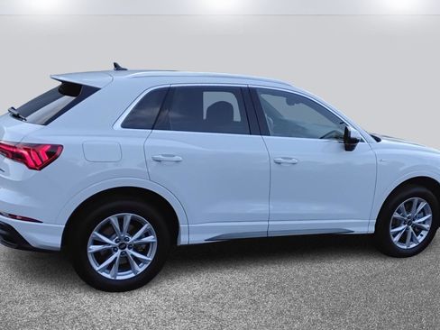 Certified 2025 Audi Q3 2.0T Premium w/ Convenience Package image 4