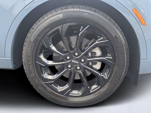 Used 2025 Lincoln Nautilus Reserve AWD/4WD image 11