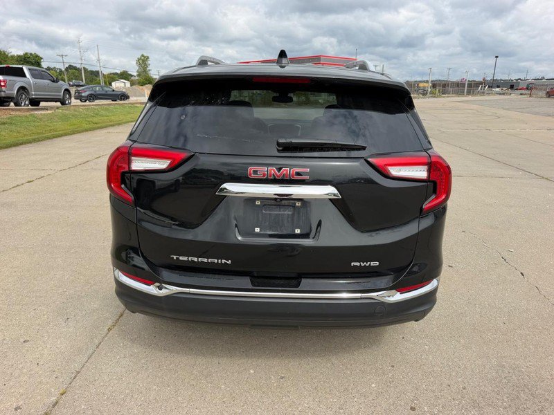 Used 2024 GMC Terrain SLT AWD/4WD image 4