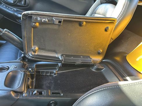 Used 2002 Chevrolet Corvette Convertible w/ Preferred Equipment Group2 image 27