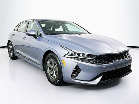 Used 2022 Kia K5 LXS FWD image 2