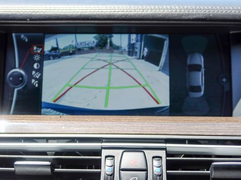 Used 2012 BMW 750i xDrive AWD/4WD image 17