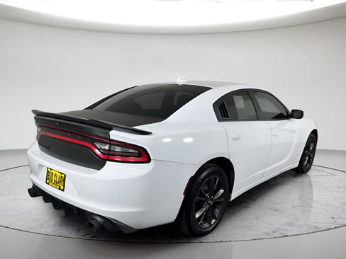 Used 2021 Dodge Charger SXT w/ Blacktop Package AWD/4WD image 3