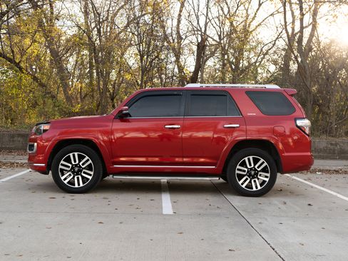 Used 2016 Toyota 4Runner Limited image 6