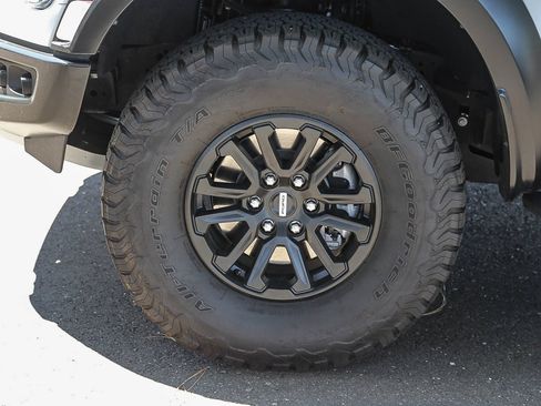 Used 2025 Ford F150 Raptor AWD/4WD image 9