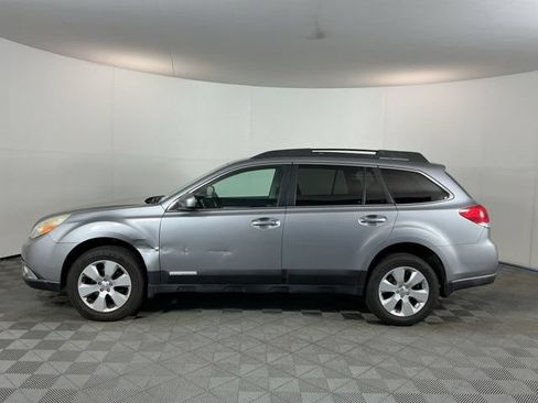 Used 2010 Subaru Outback 2.5i Premium AWD/4WD image 8