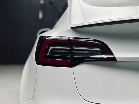 Used 2018 Tesla Model 3 Long Range RWD image 15