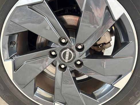 Used 2025 Nissan Rogue SV FWD image 5