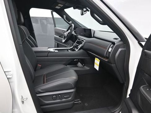 New 2026 Nissan Armada SL AWD/4WD image 37