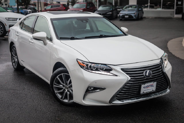 Used 2016 Lexus ES 300h w/ Luxury Package w/Wood Trim FWD image 7