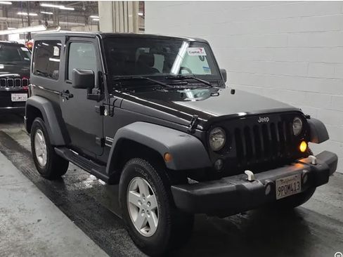 Used 2018 Jeep Wrangler Sport AWD/4WD image 6