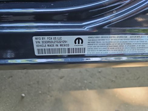 New 2026 RAM 2500 Big Horn AWD/4WD image 36