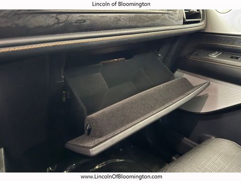 Certified 2025 Lincoln Aviator Black Label image 47