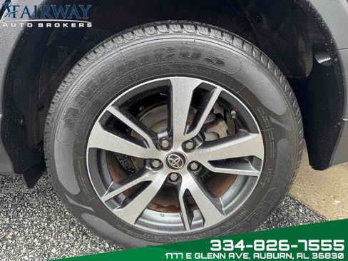 Used 2018 Toyota RAV4 XLE image 33