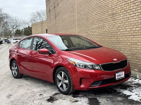 Used 2018 Kia Forte S image 2