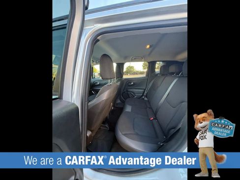 Used 2018 Jeep Renegade Altitude FWD image 5